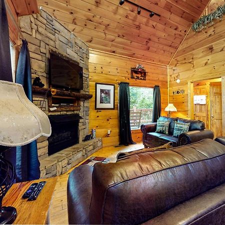 Bearfoot Lodge Gatlinburg Exterior photo
