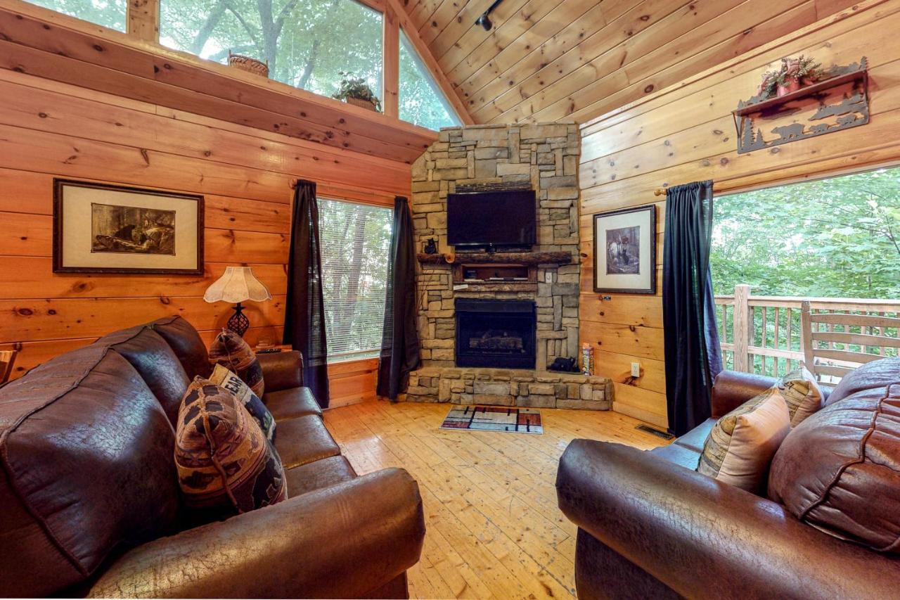 Bearfoot Lodge Gatlinburg Exterior photo