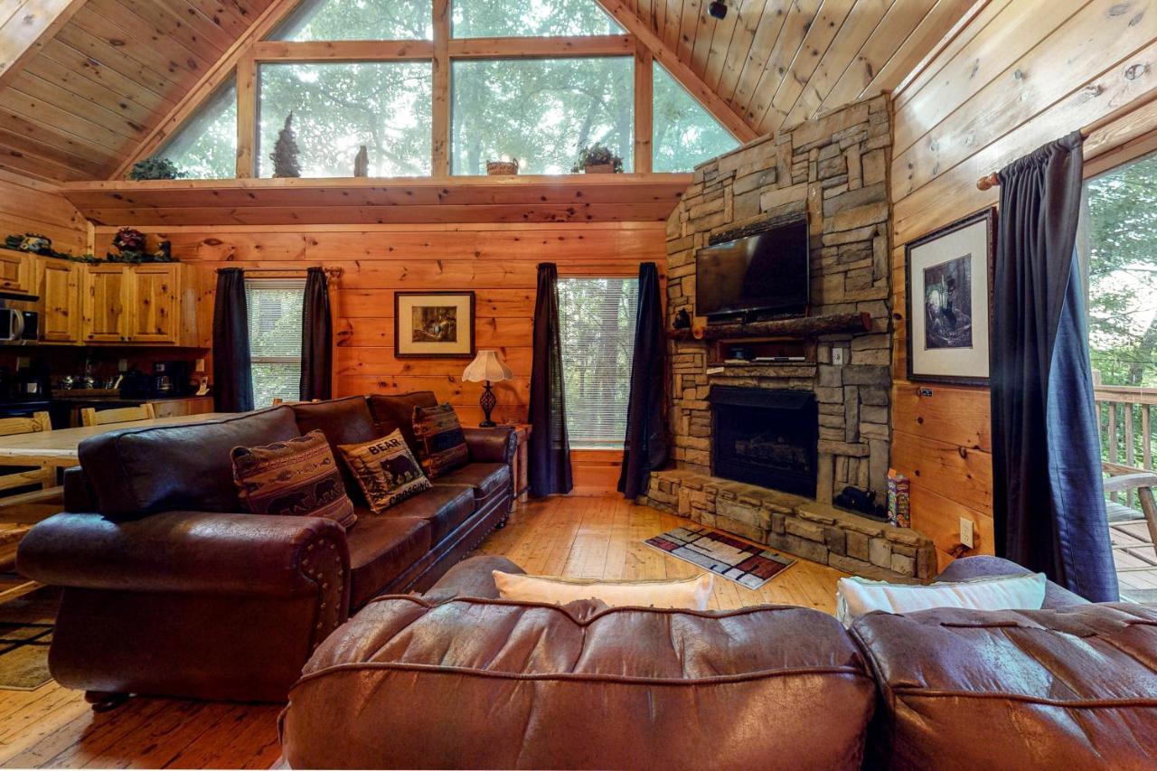 Bearfoot Lodge Gatlinburg Exterior photo