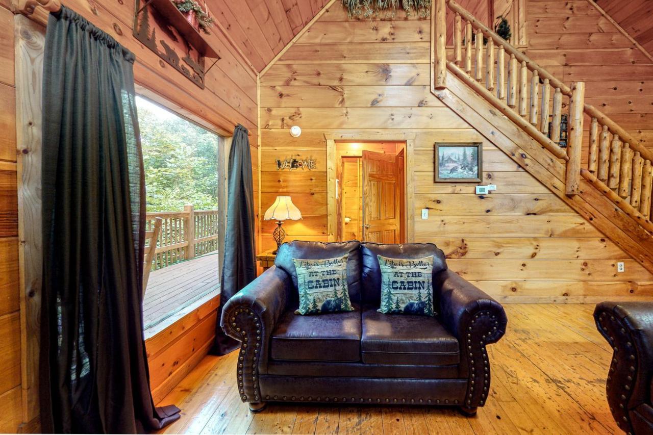 Bearfoot Lodge Gatlinburg Exterior photo