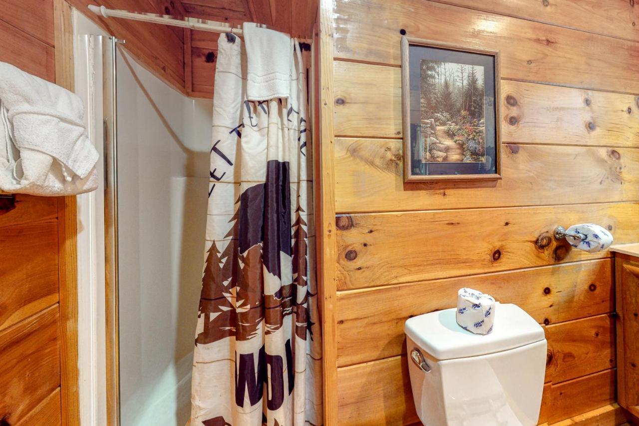Bearfoot Lodge Gatlinburg Exterior photo