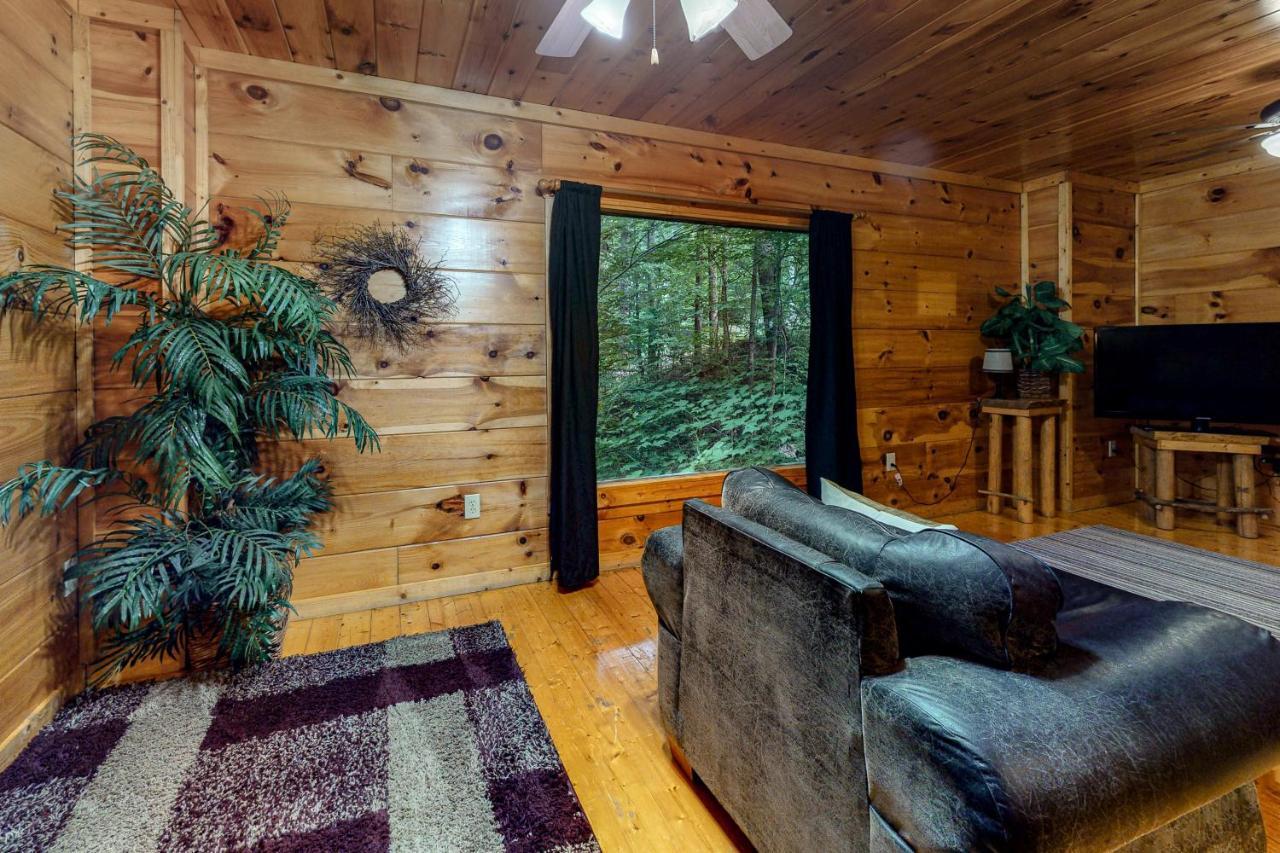 Bearfoot Lodge Gatlinburg Exterior photo