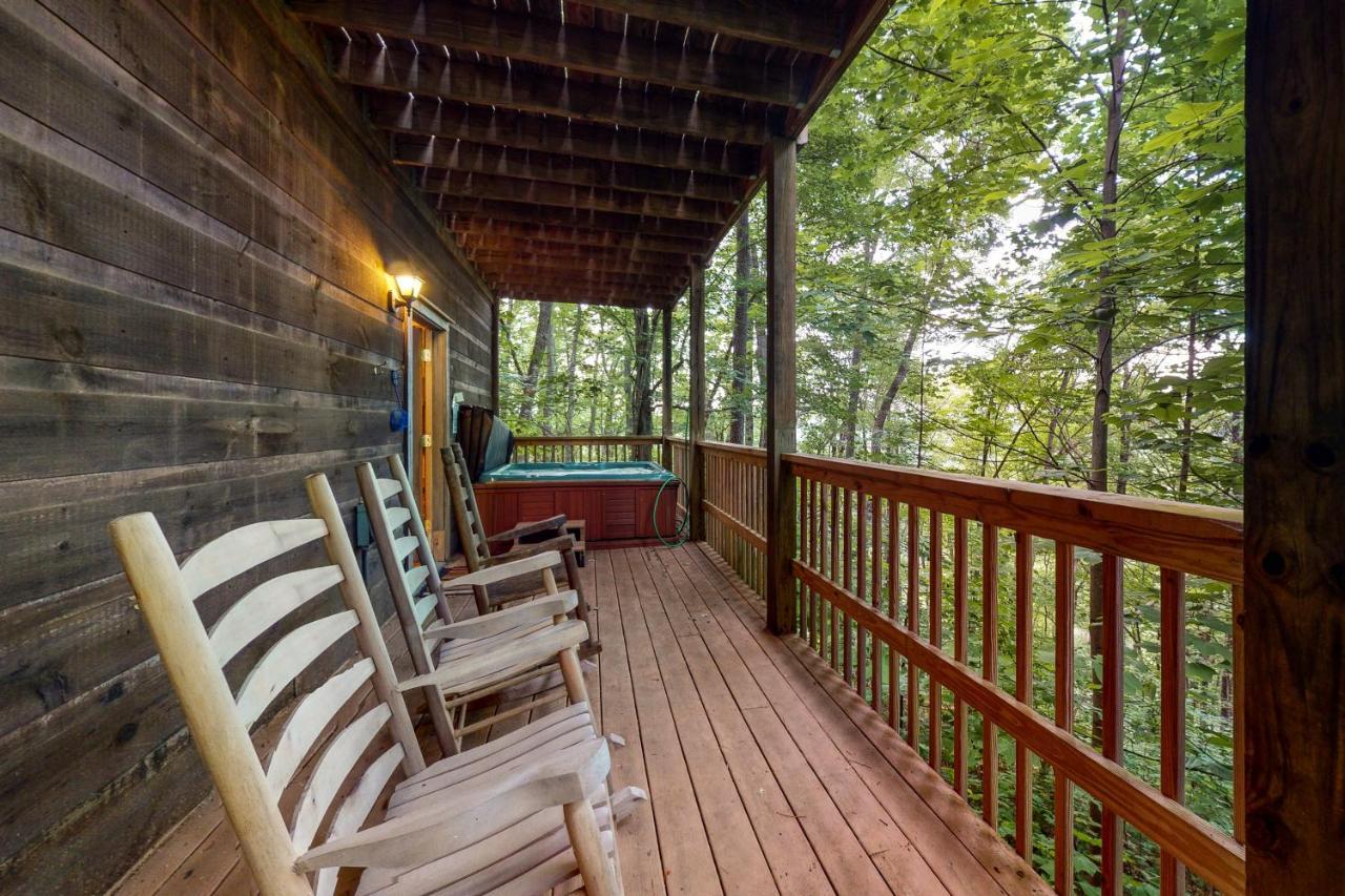 Bearfoot Lodge Gatlinburg Exterior photo
