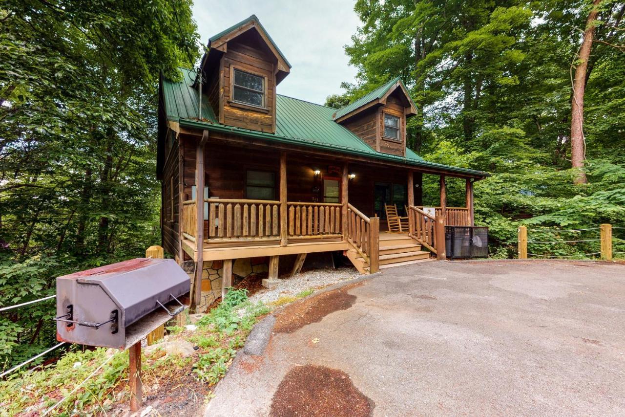 Bearfoot Lodge Gatlinburg Exterior photo