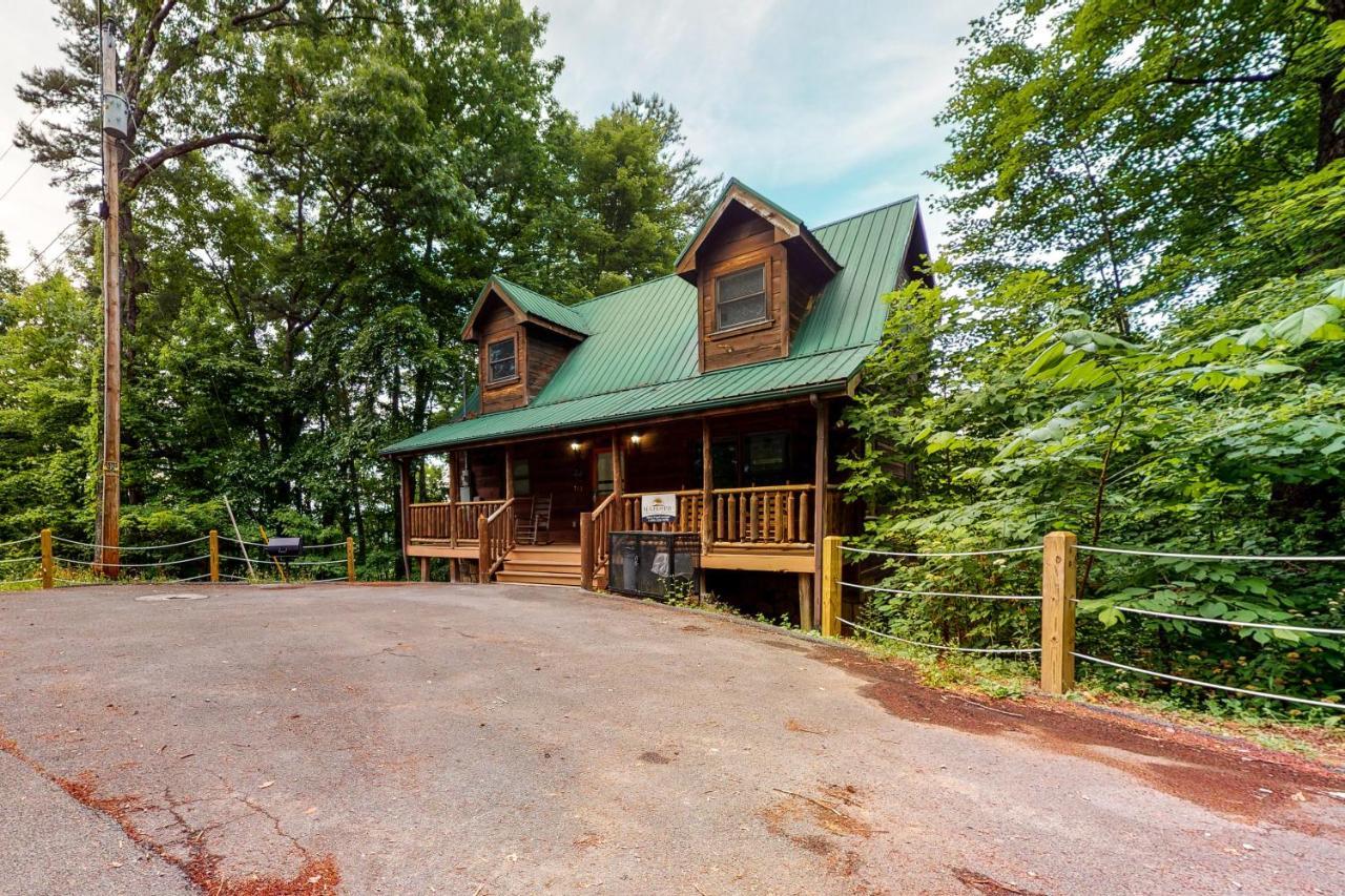 Bearfoot Lodge Gatlinburg Exterior photo