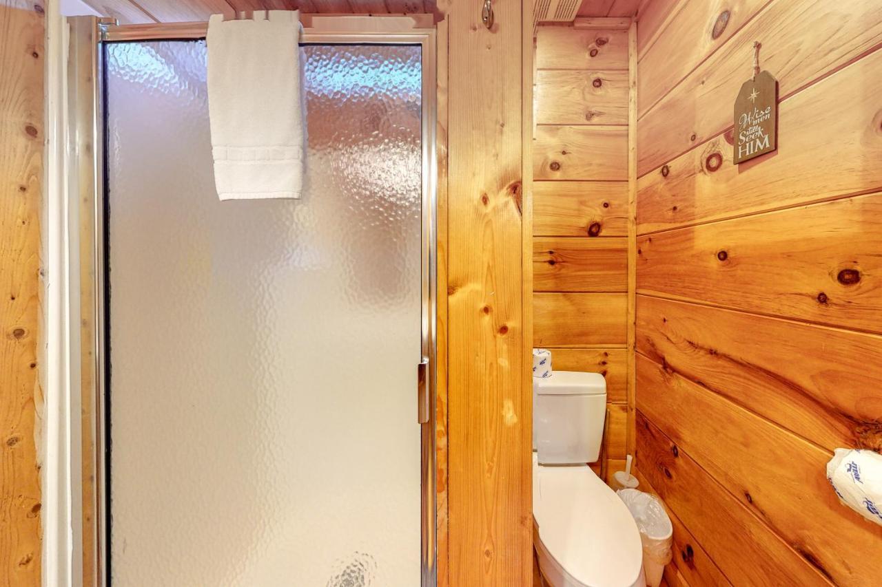 Bearfoot Lodge Gatlinburg Exterior photo