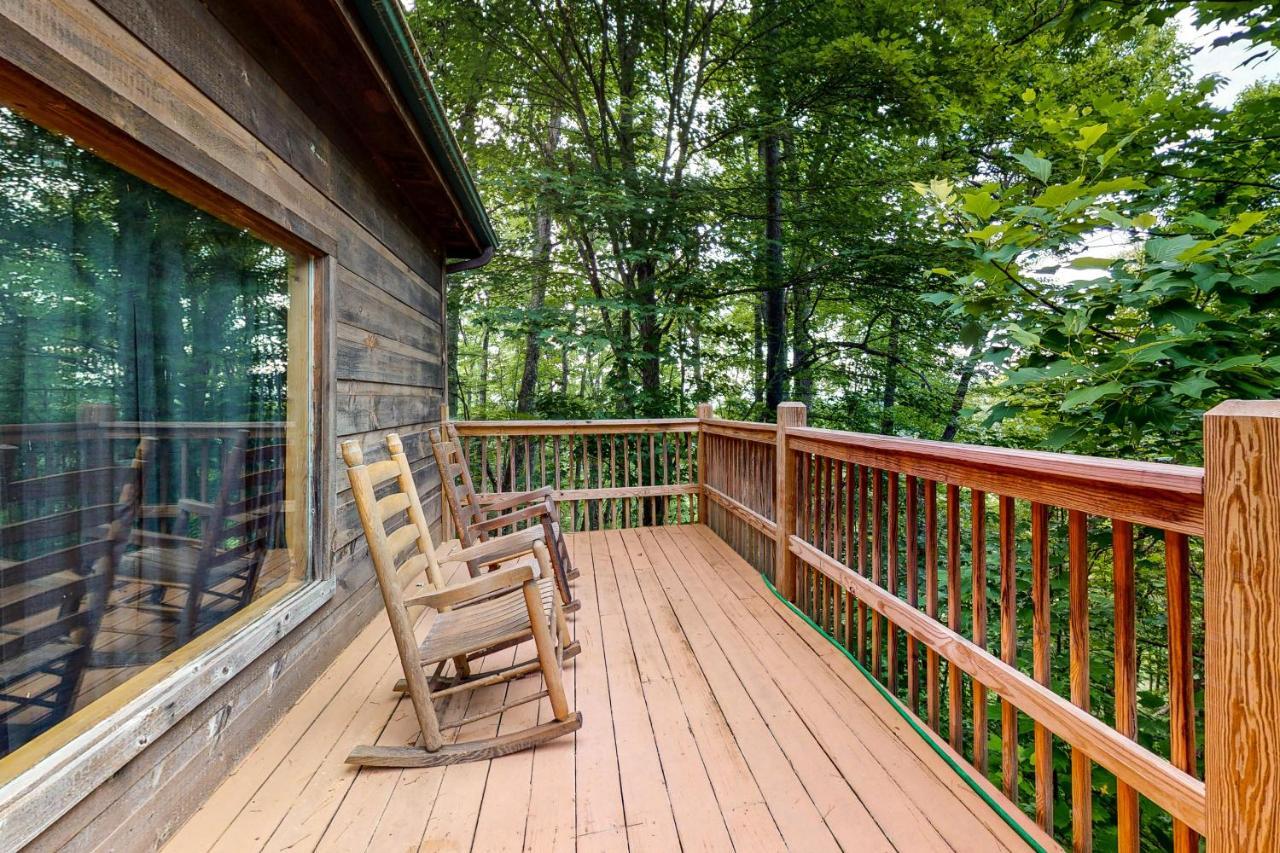 Bearfoot Lodge Gatlinburg Exterior photo