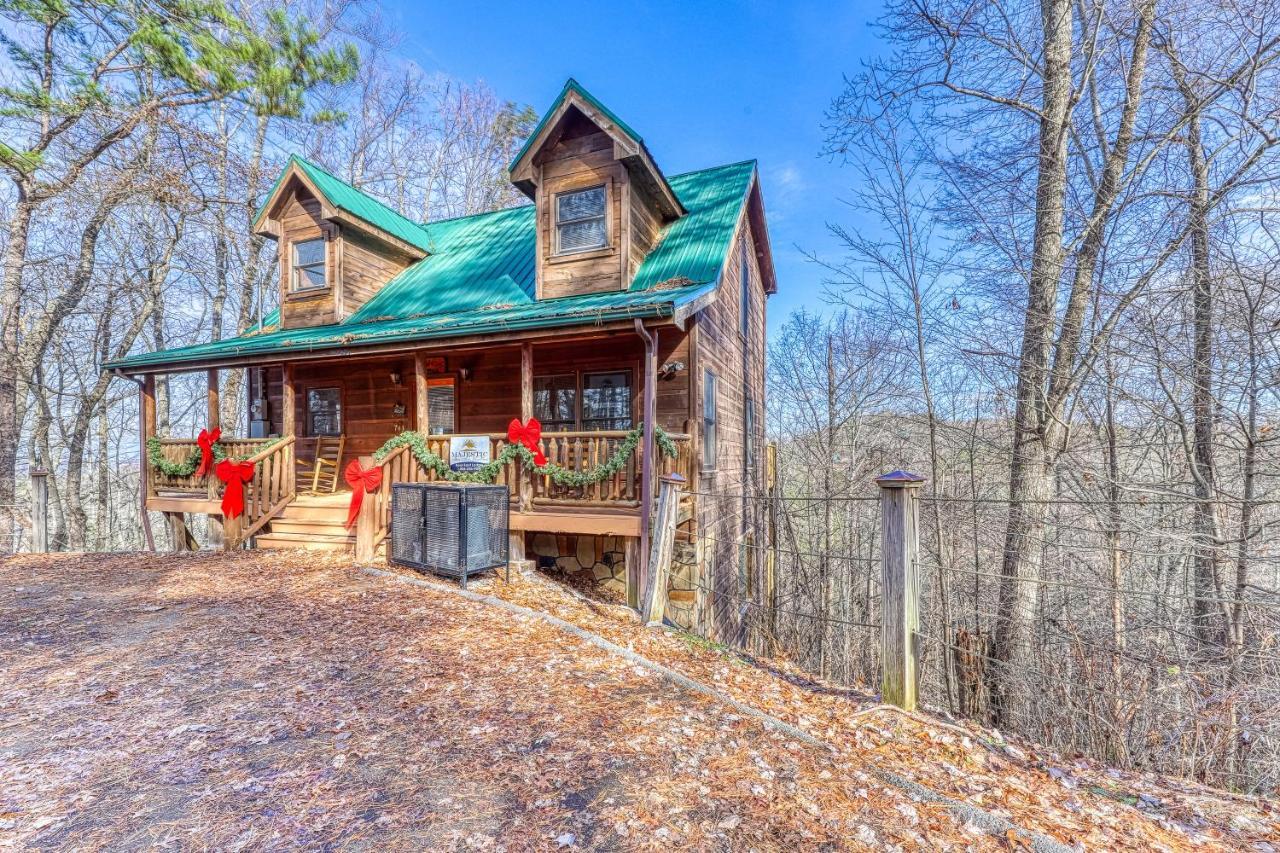Bearfoot Lodge Gatlinburg Exterior photo